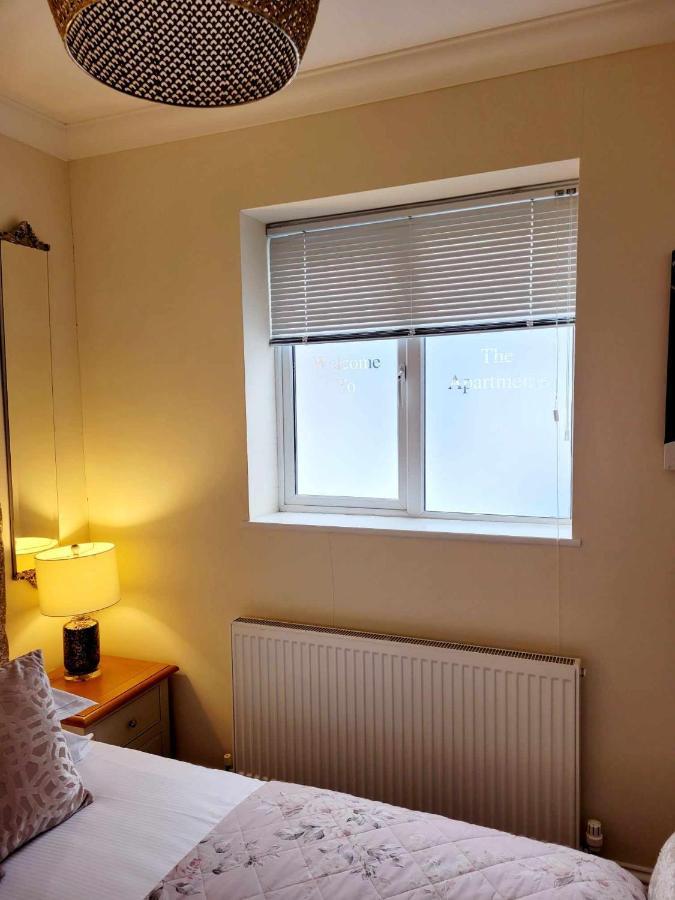 Apartment 1 Exquisite Two King Bedroom With En Suites - Close To The Town Centre, Rail, Airport And Theatre Darlington  Buitenkant foto