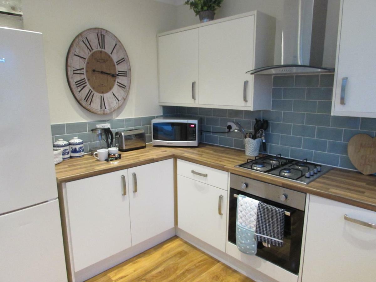 Apartment 1 Exquisite Two King Bedroom With En Suites - Close To The Town Centre, Rail, Airport And Theatre Darlington  Buitenkant foto